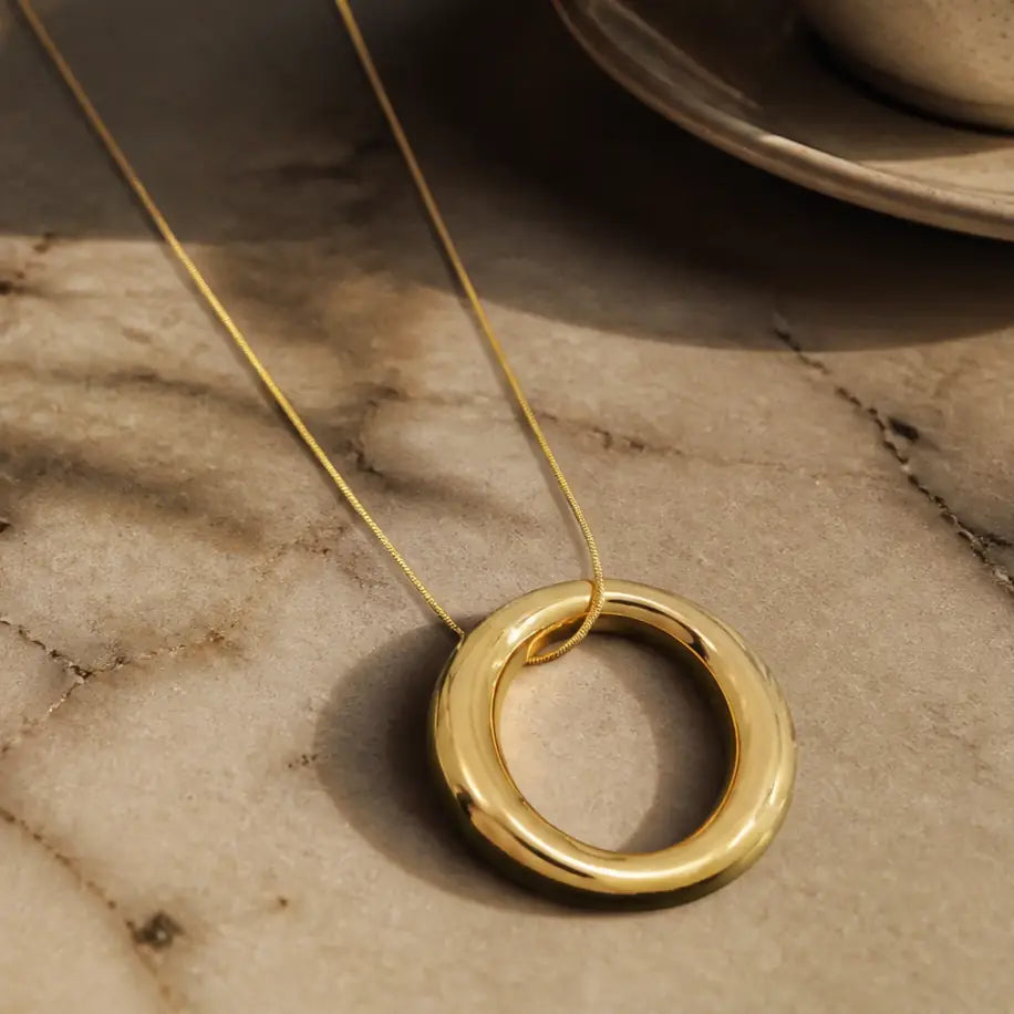 Chunky Open Circle Pendant Necklace