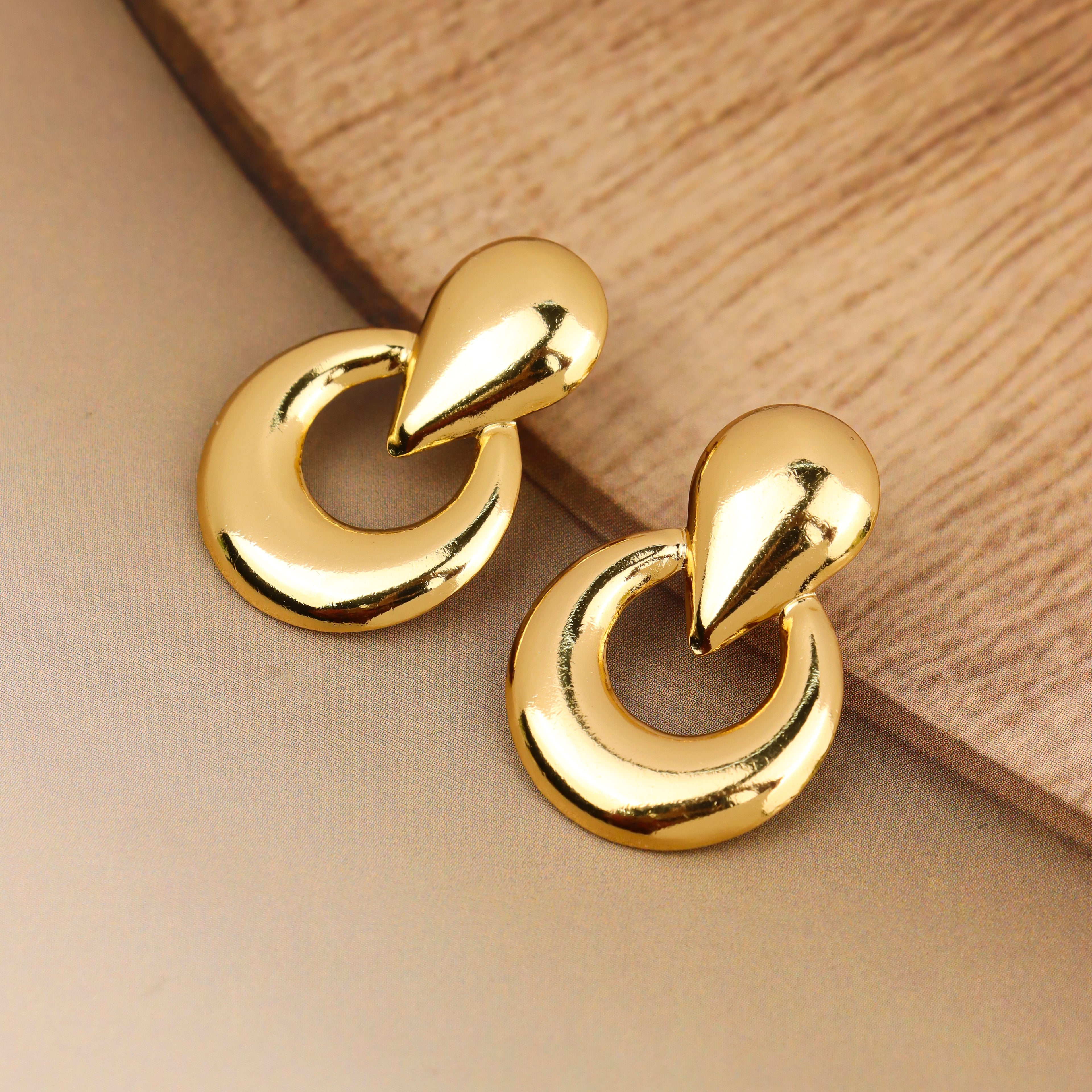 Golden Linked Circle Earrings